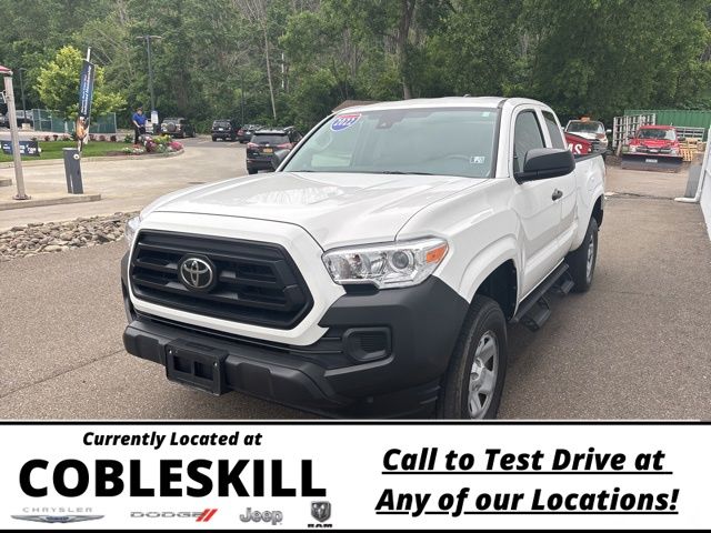 2022 Toyota Tacoma 4x4 Access Cab photo 3