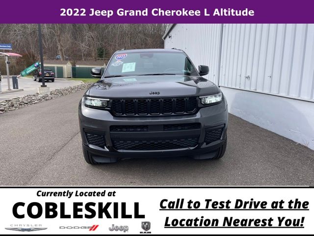 2022 Jeep Grand Cherokee Laredo Altitude photo 3