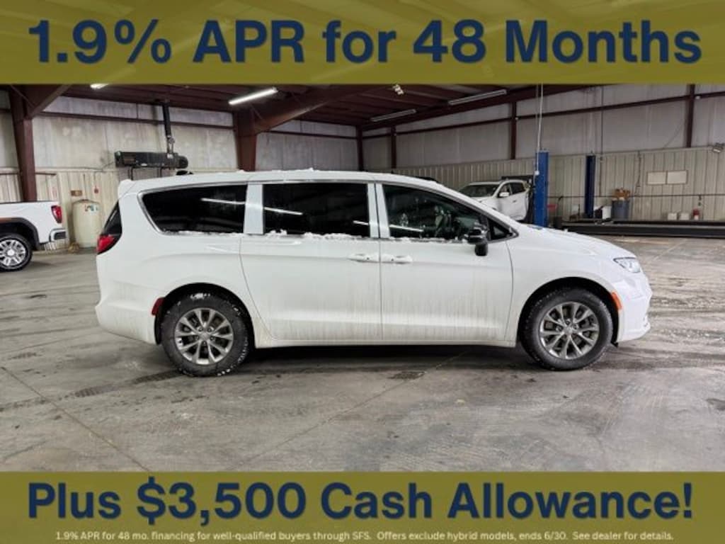 New 2026 Chrysler Pacifica Select Passenger Van