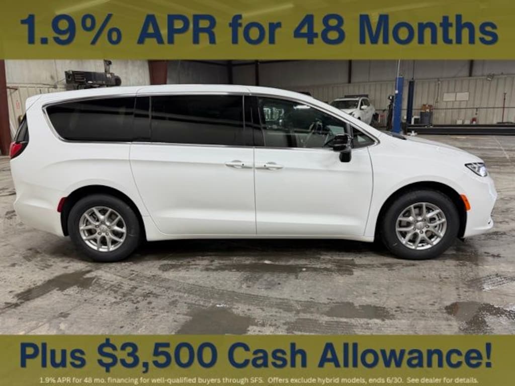 New 2026 Chrysler Pacifica Select Passenger Van