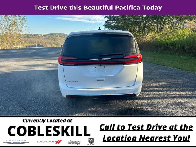 2026 Chrysler Pacifica photo 3