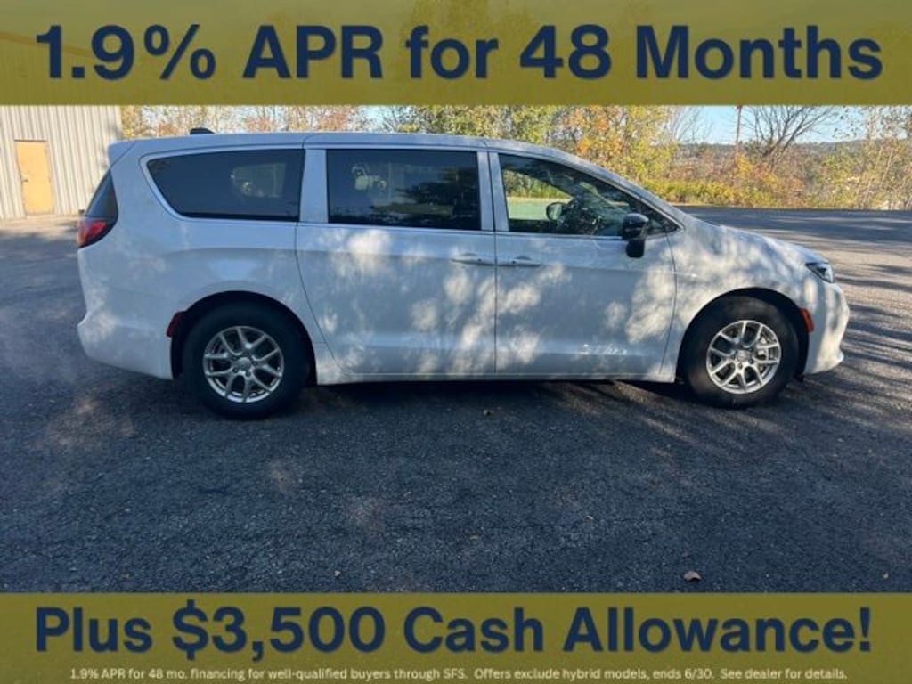 New 2026 Chrysler Pacifica Select Passenger Van