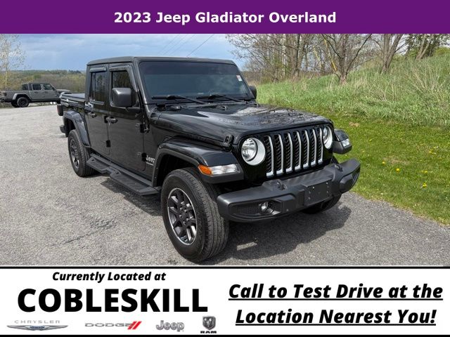 2023 Jeep Gladiator Overland's photo
