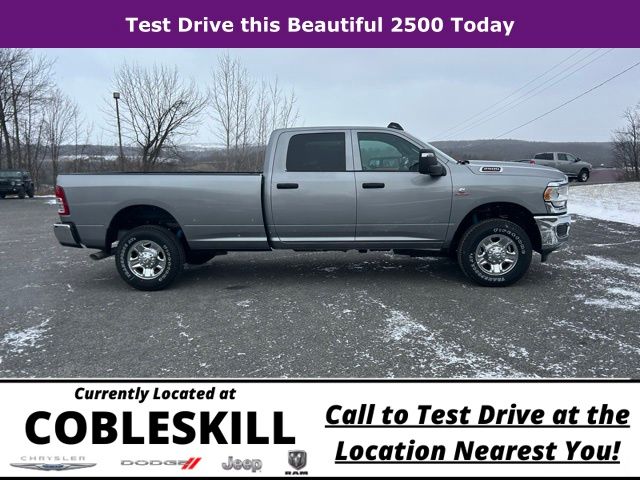 2024 Ram 2500 Tradesman photo 3
