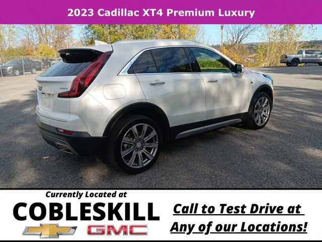 2023 Cadillac XT4 Premium Luxury photo 3