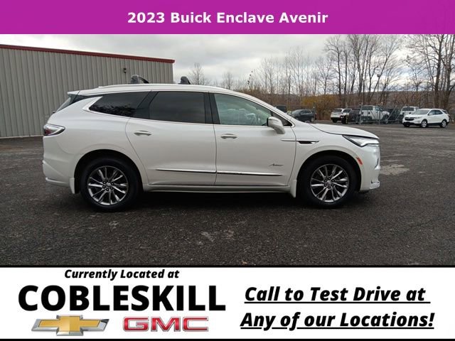 2023 Buick Enclave Avenir photo 2