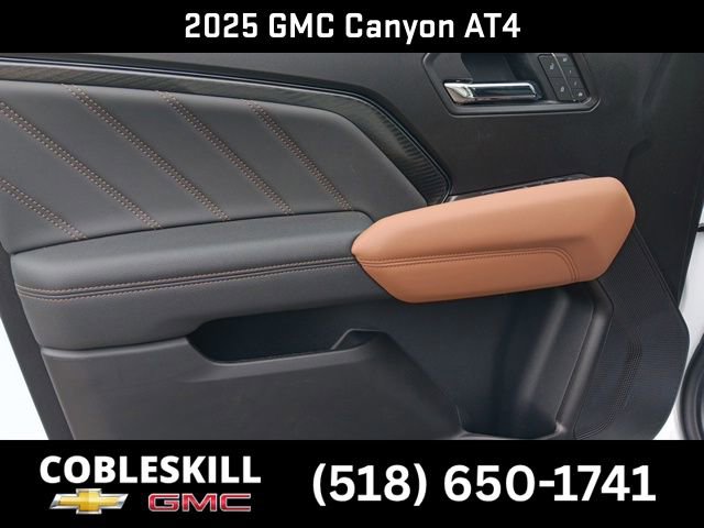 2025 GMC Canyon AT4 - Photo 11