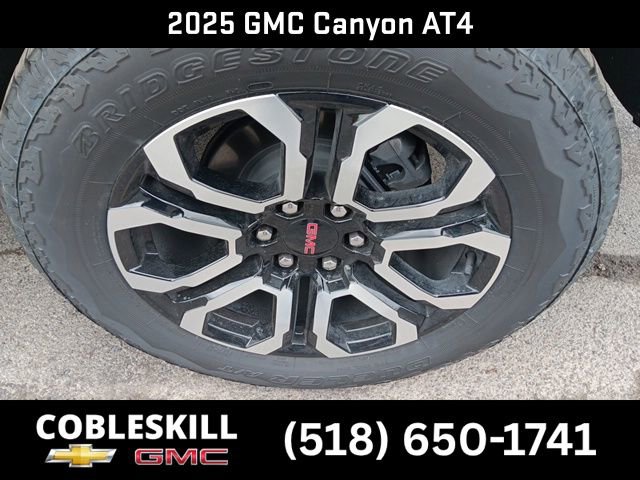 2025 GMC Canyon AT4 - Photo 9