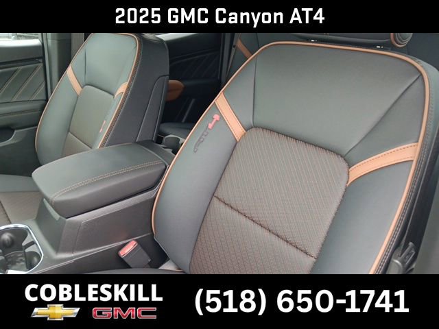 2025 GMC Canyon AT4 - Photo 13