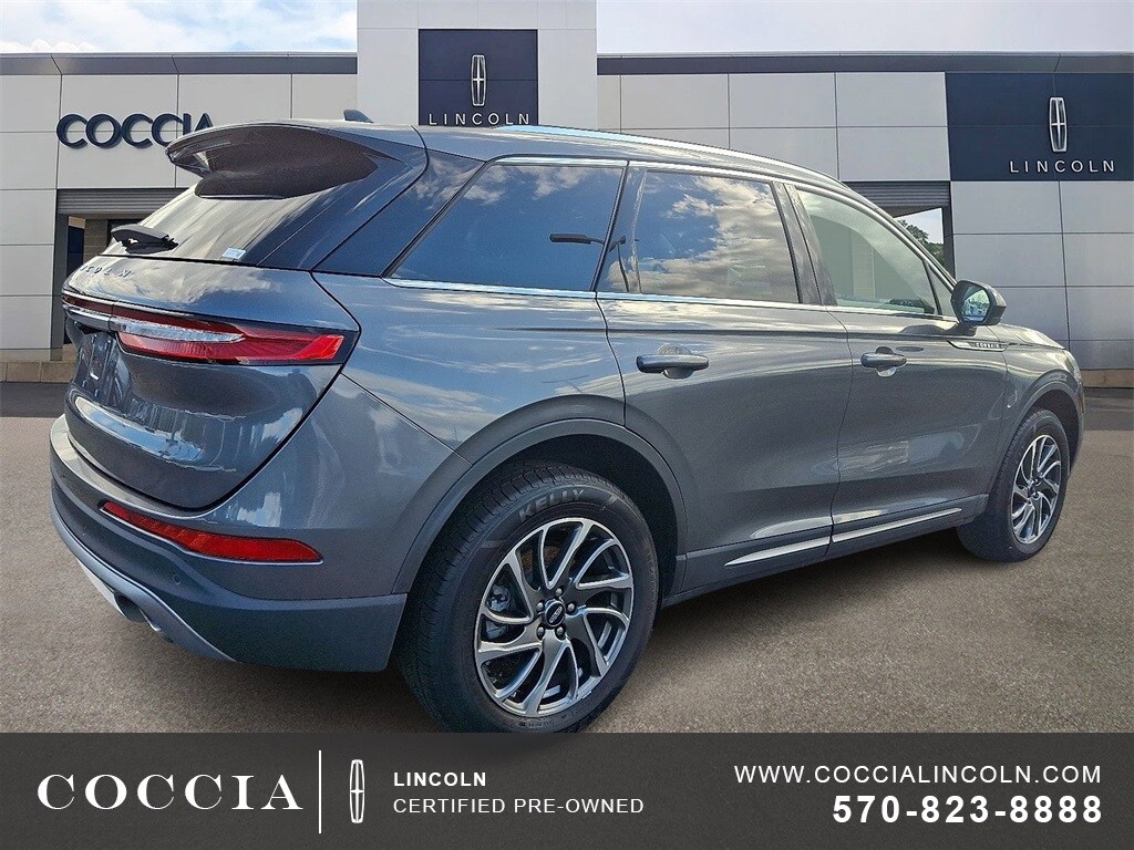 2022 Lincoln Corsair Standard photo 4
