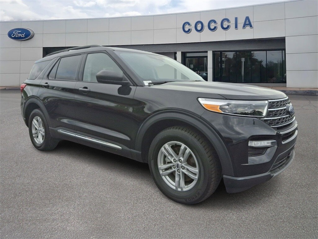 2023 Ford Explorer XLT photo 2