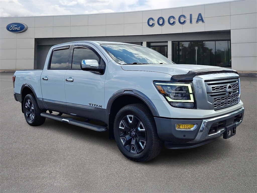 2023 Nissan Titan Platinum Reserve photo 3