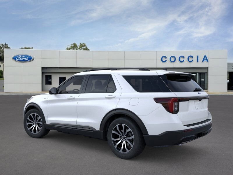 2026 Ford Explorer ST-Line photo 3