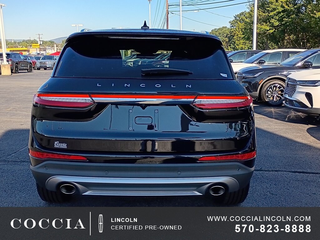2022 Lincoln Corsair Standard photo 4
