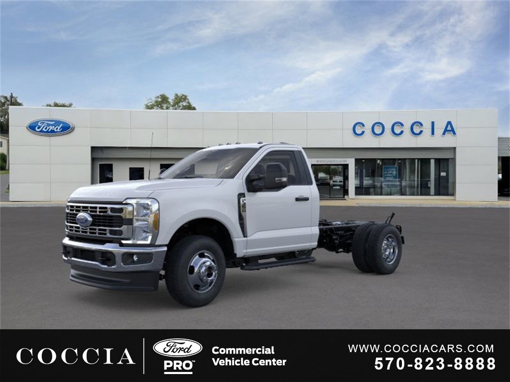 2026 Ford F-350 Super Duty Chassis Cab XL's photo