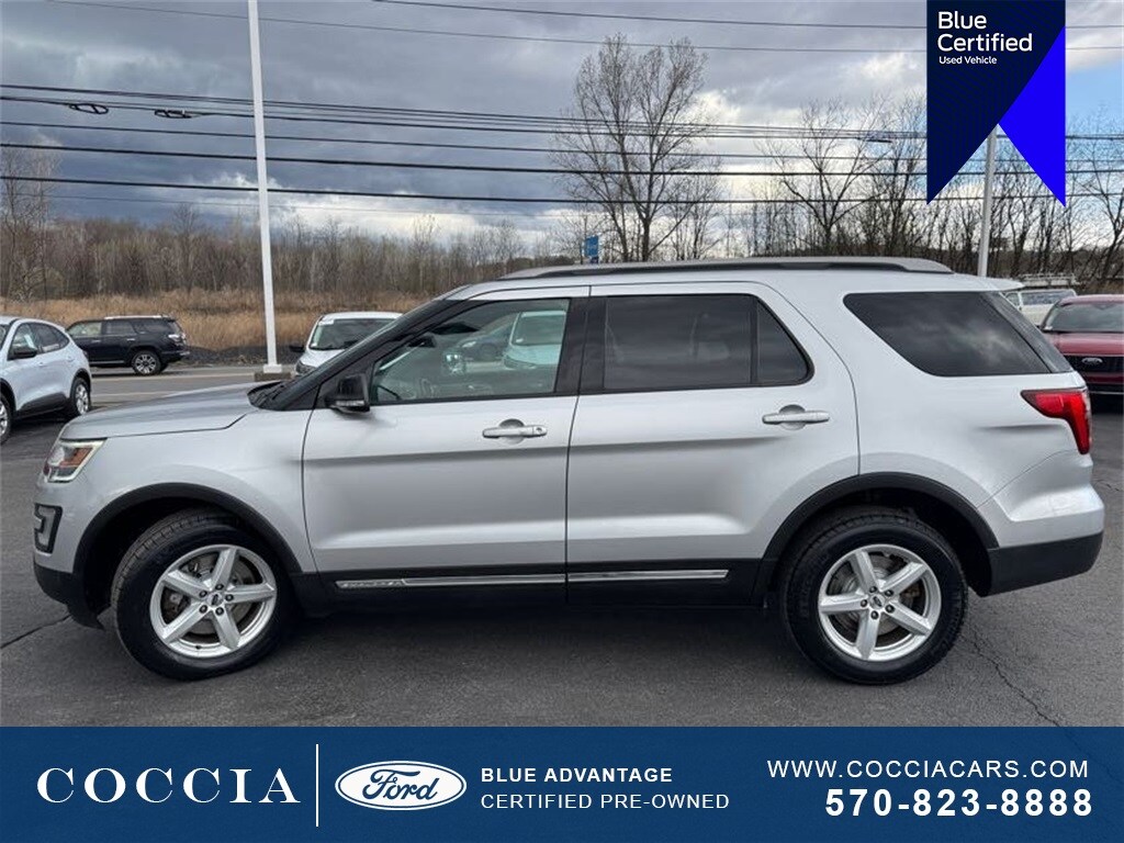 2016 Ford Explorer XLT photo 4