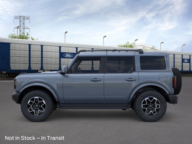2025 Ford Bronco Outer Banks photo 3