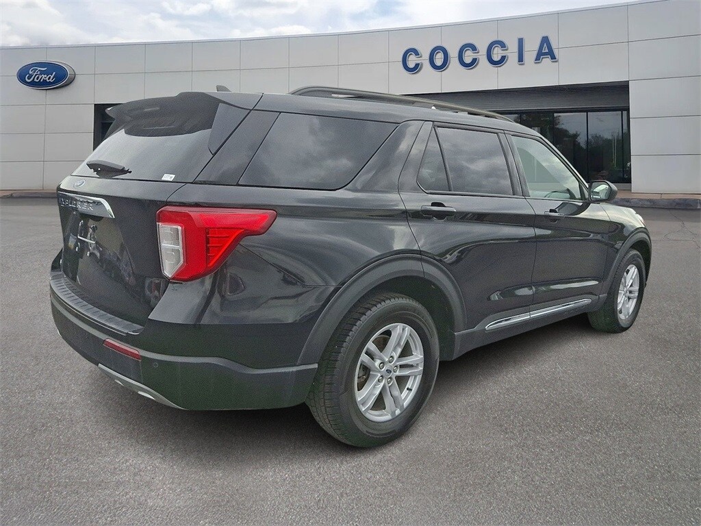 2023 Ford Explorer XLT photo 3