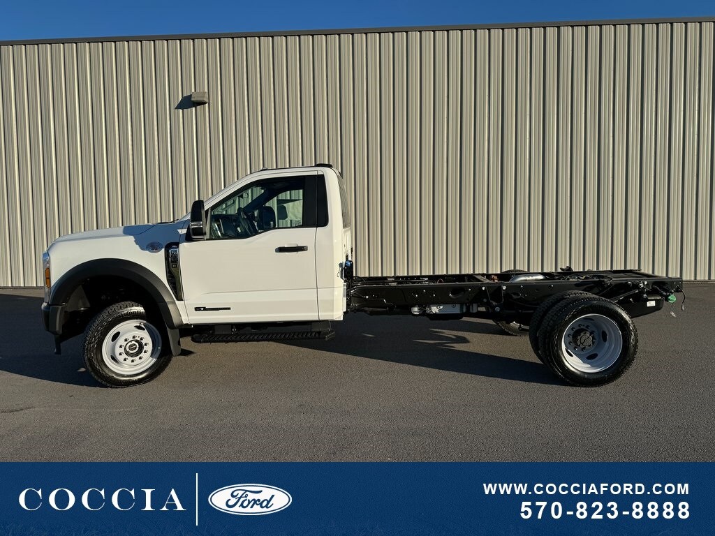 2024 Ford F-550 photo 4