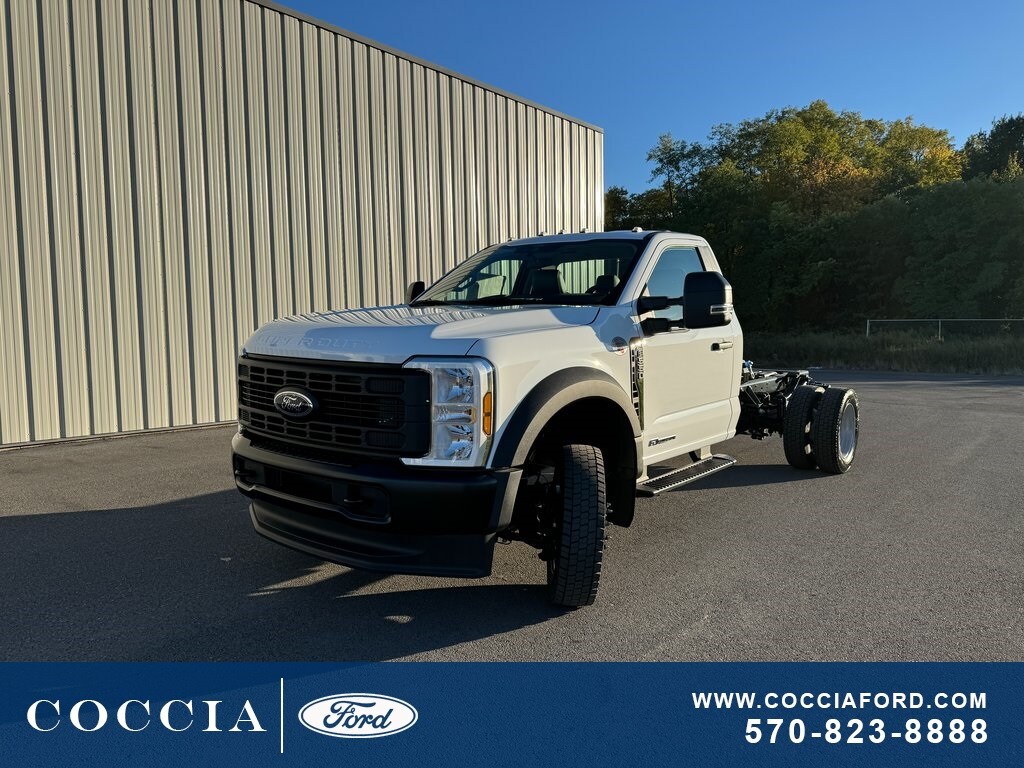 2024 Ford F-550 photo 3