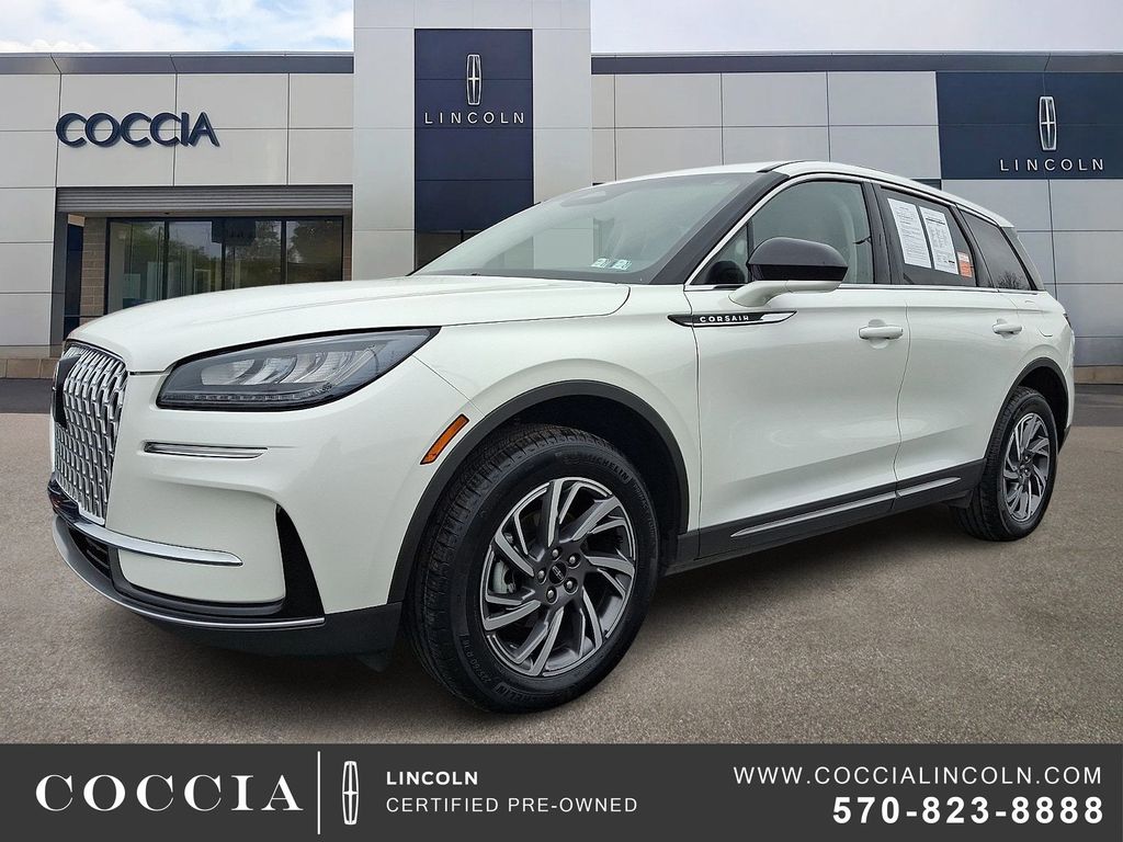 2023 Lincoln Corsair Base