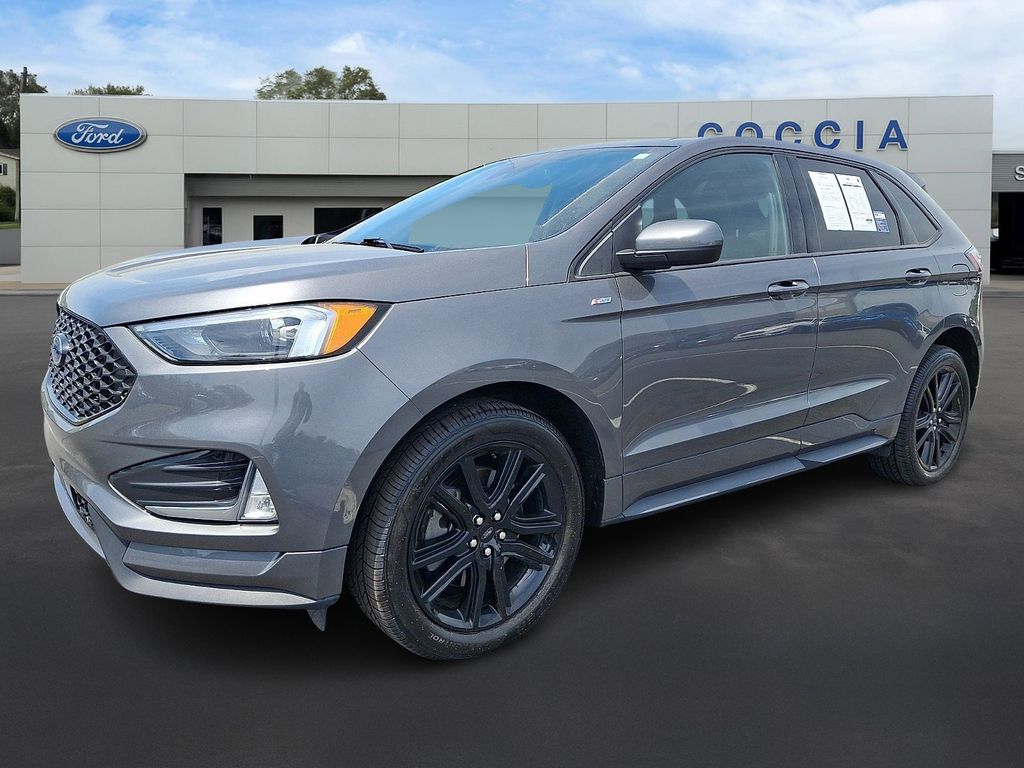2022 Ford Edge ST-Line AWD's photo