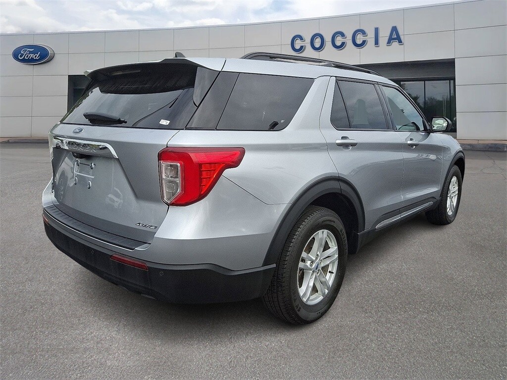 2022 Ford Explorer XLT photo 2