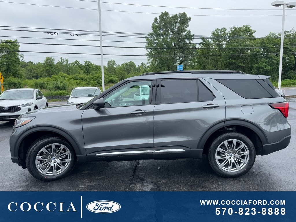 2025 Ford Explorer photo 4