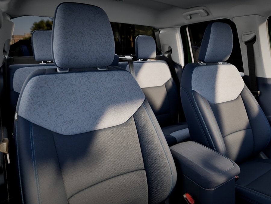 With the largest standard center screen in its class* and wireless smartphone compatibility, the 2025 Maverick keeps connection within easy reach.