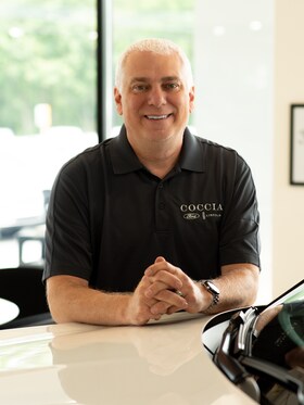 Staff member Richie Dec from ID_29604db7016f