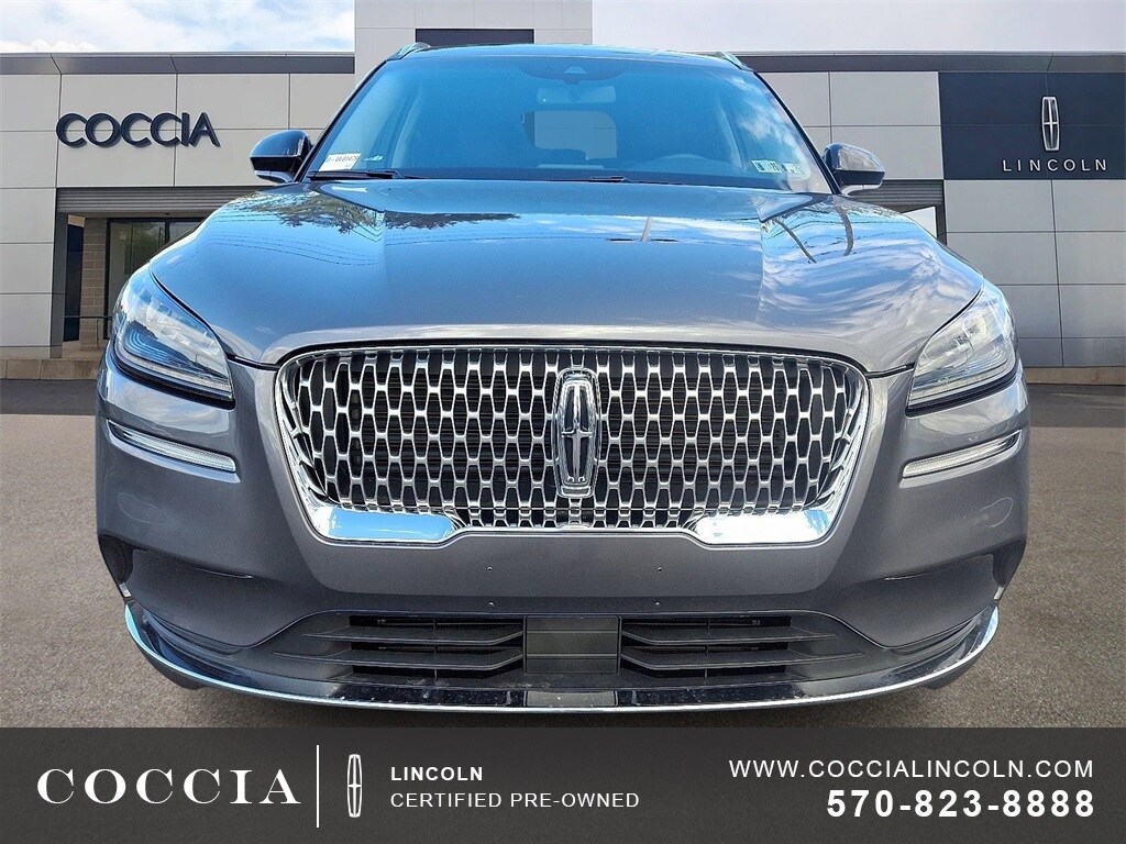2022 Lincoln Corsair Standard photo 2