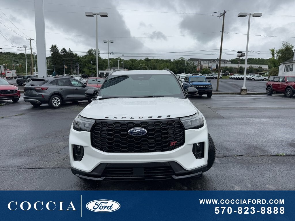 2025 Ford Explorer ST photo 2