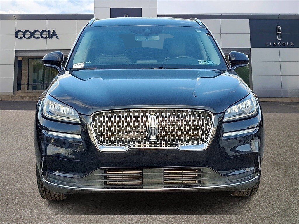 2022 Lincoln Corsair Standard photo 2