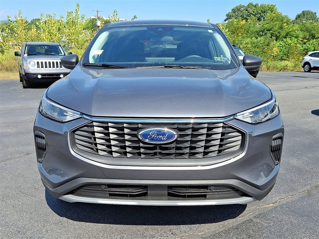 2023 Ford Escape Active photo 2