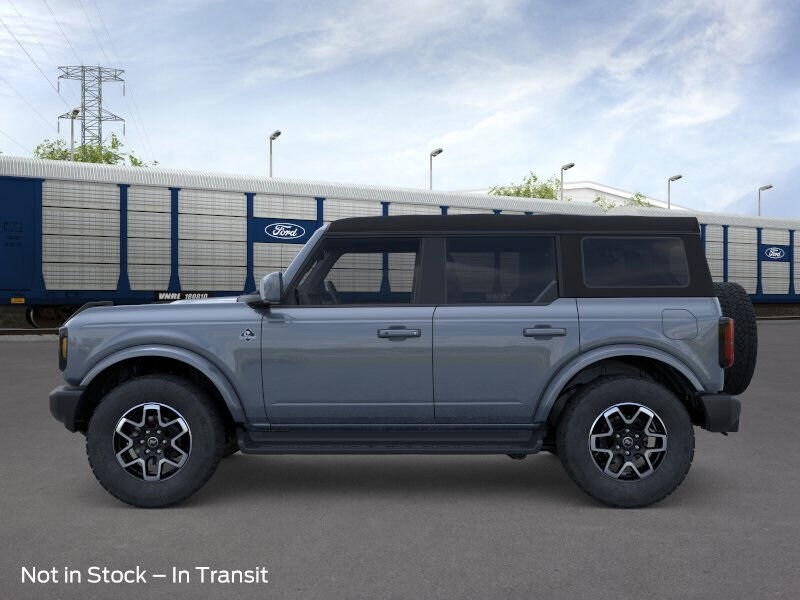 2025 Ford Bronco Outer Banks photo 3