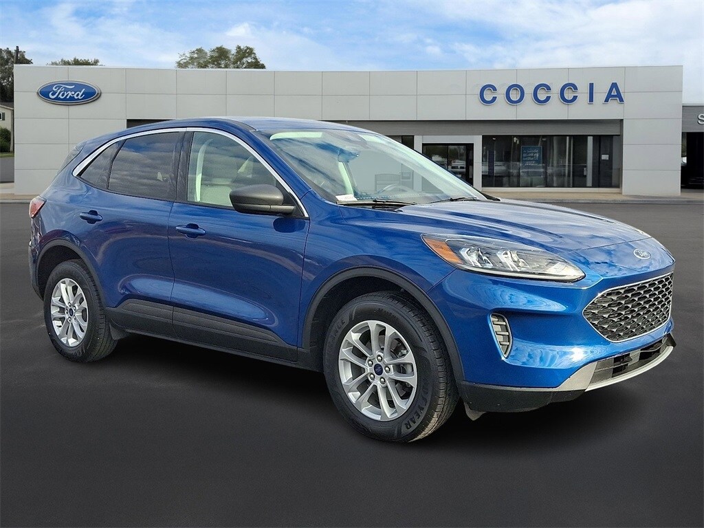 2022 Ford Escape SE photo 3