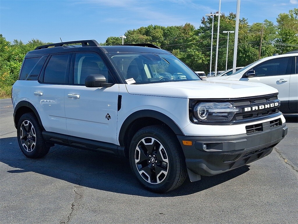 2023 Ford Bronco Sport Outer Banks photo 3
