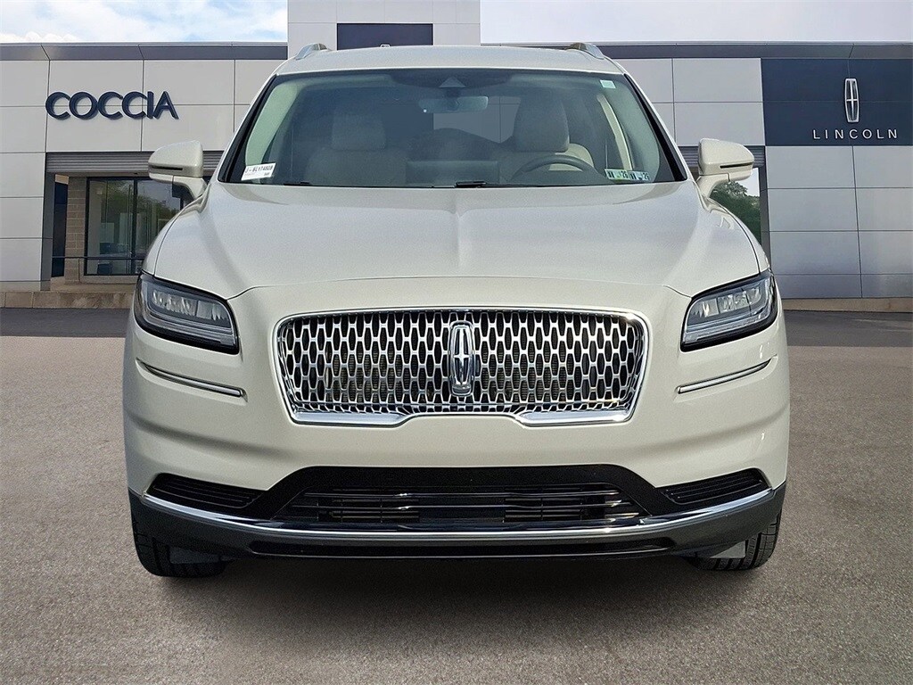 2022 Lincoln Nautilus Standard photo 2