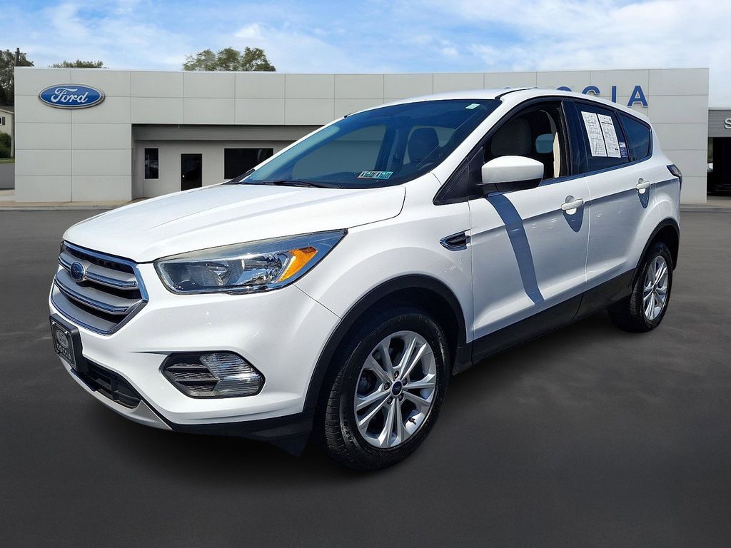 2017 Ford Escape SE's photo