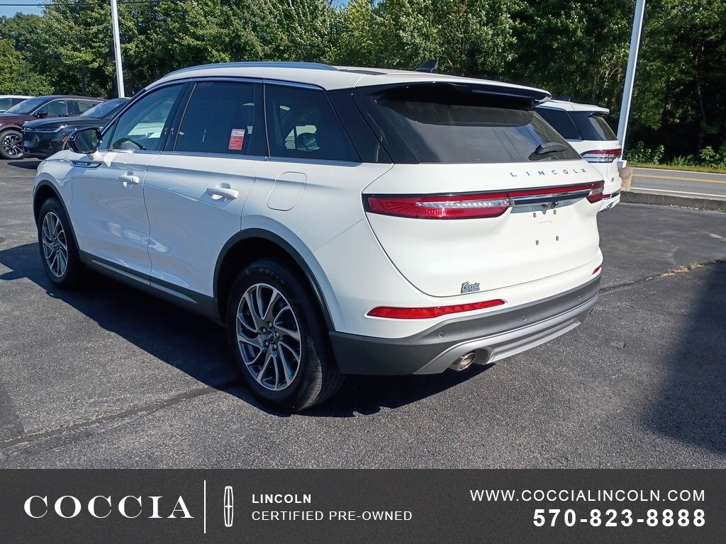 2022 Lincoln Corsair Standard photo 3