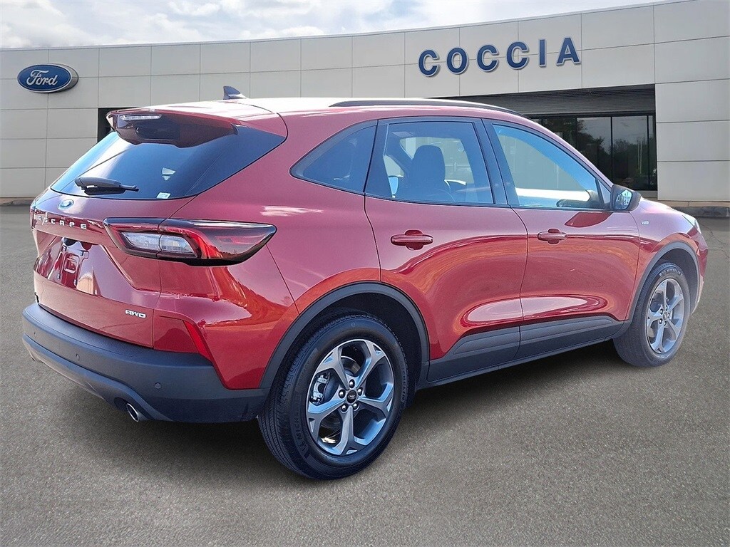 2025 Ford Escape ST-Line photo 4