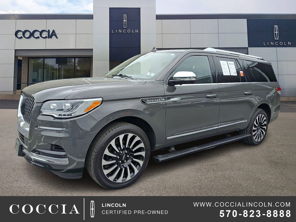 2023 Lincoln Navigator's photo