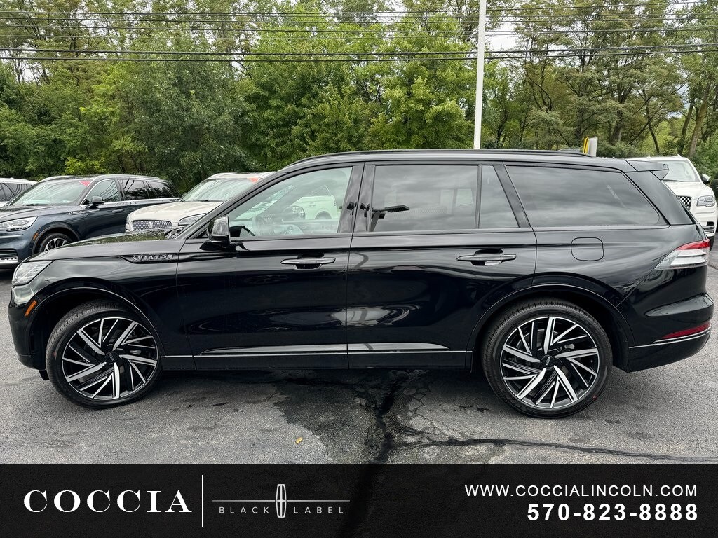 2025 Lincoln Aviator Black Label photo 4