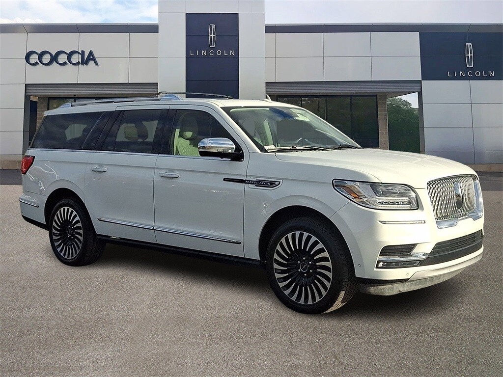 2020 Lincoln Navigator Black Label photo 3