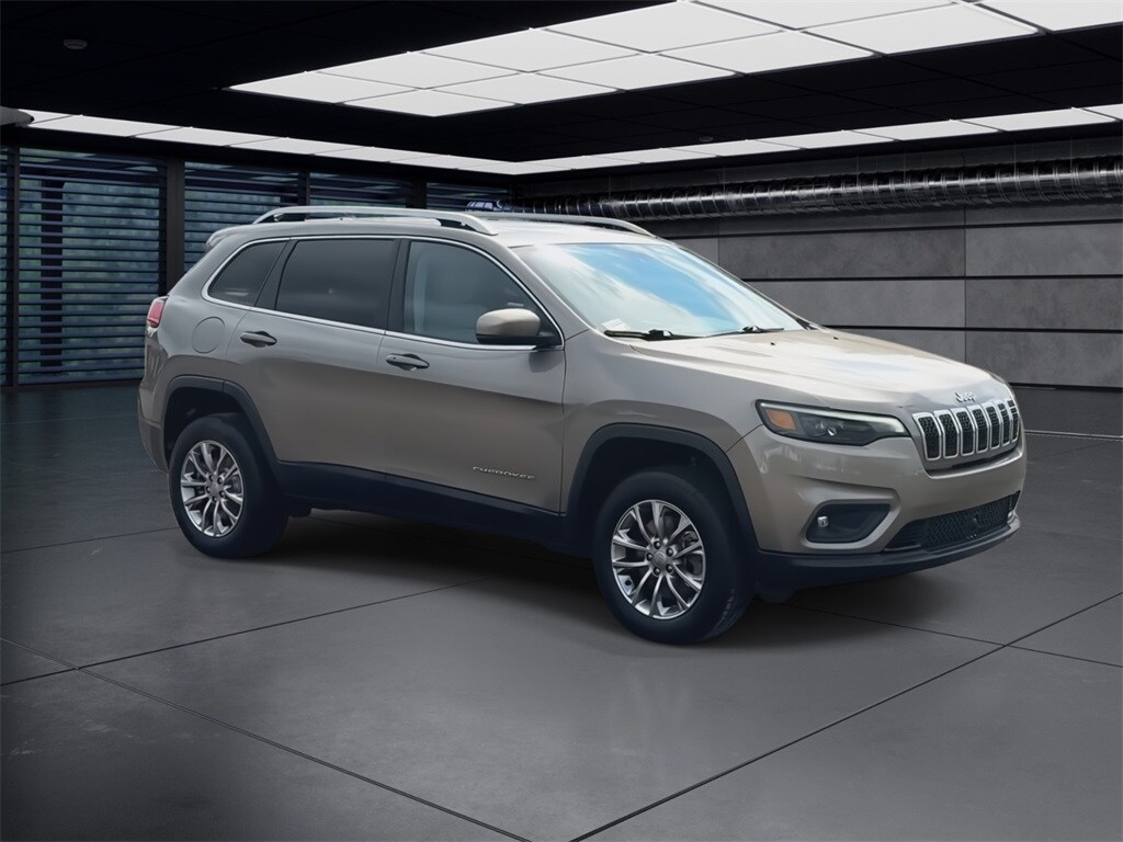 2021 Jeep Cherokee Latitude Lux photo 2