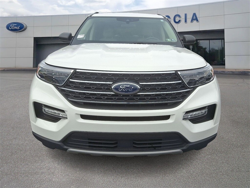 2022 Ford Explorer XLT photo 2