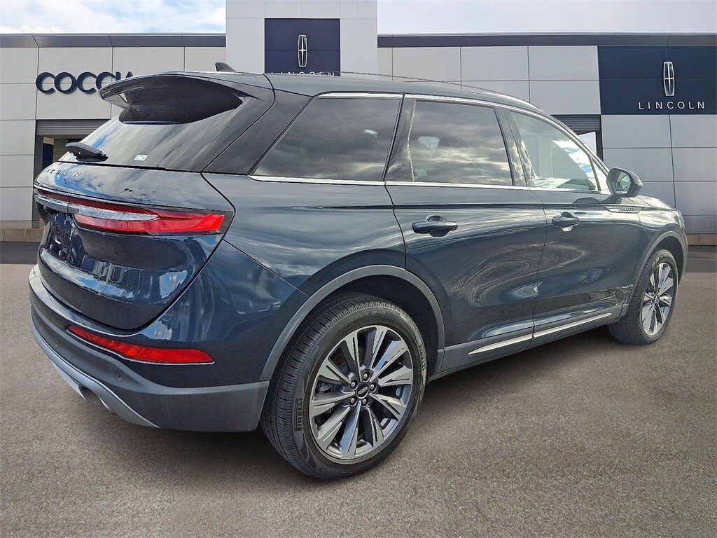 2022 Lincoln Corsair Reserve photo 4