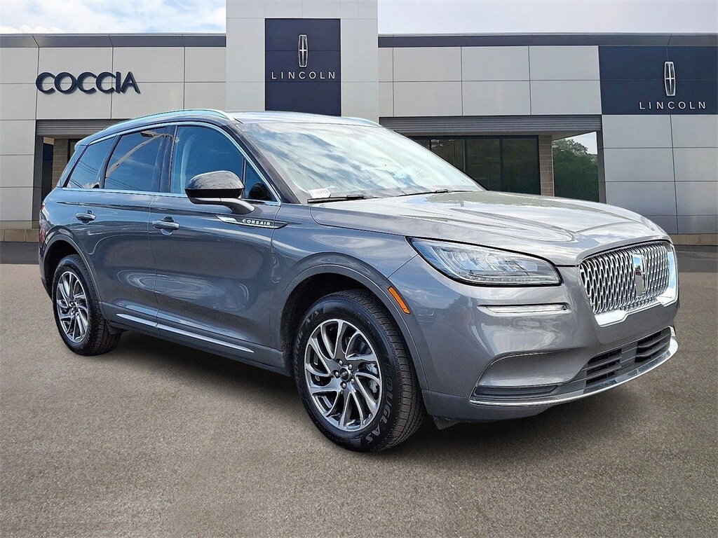 2022 Lincoln Corsair Standard photo 3
