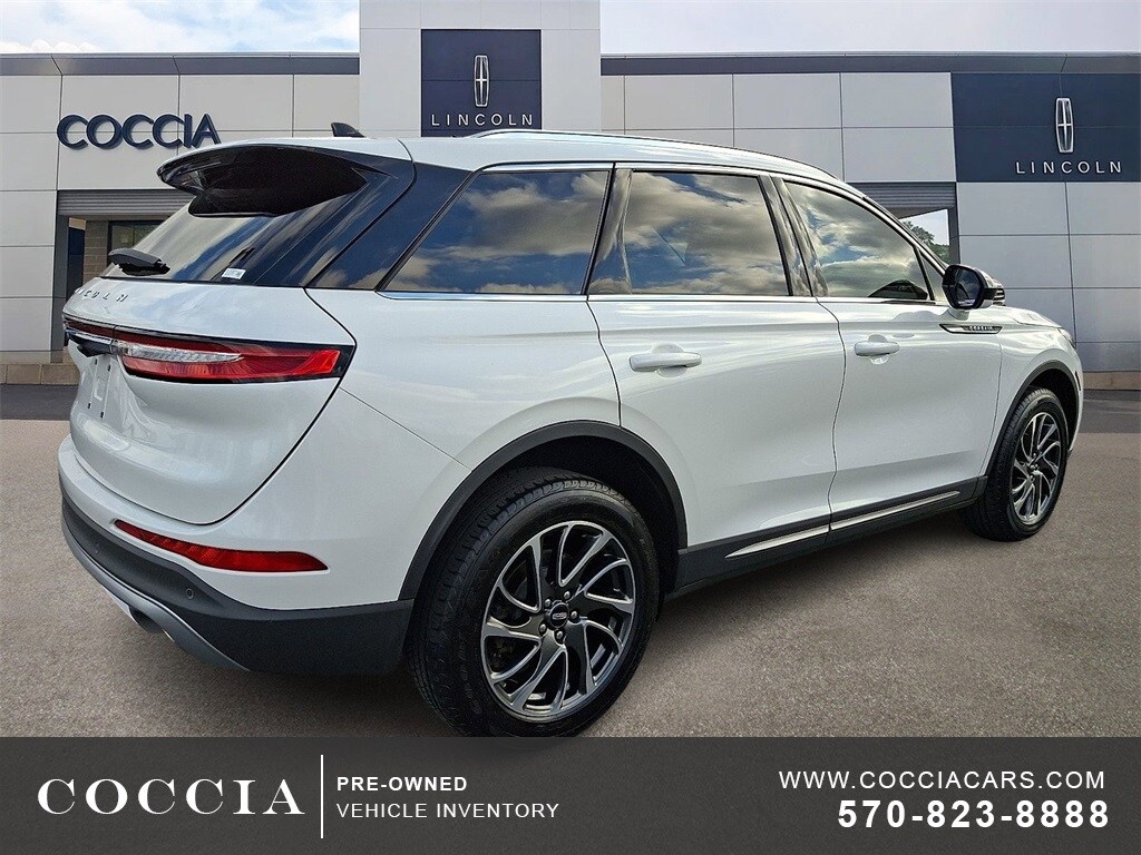 2020 Lincoln Corsair Standard photo 4