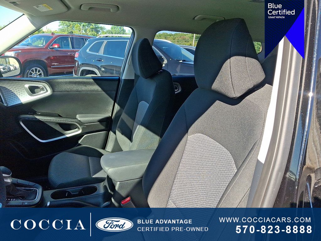 2023 Kia Soul LX - Photo 14